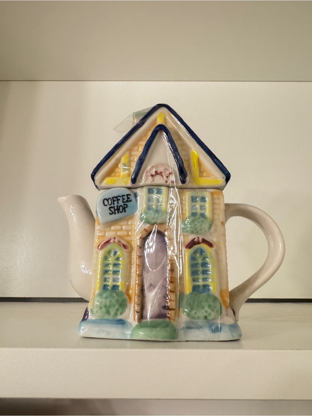 Vintage 2000 Collectors series teapots houses hand painted village coffee shop - Picture 3 of 15